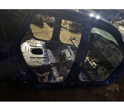 Порог со стойкой Правый