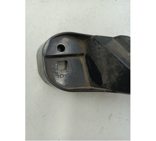 Кронштейн фары правый