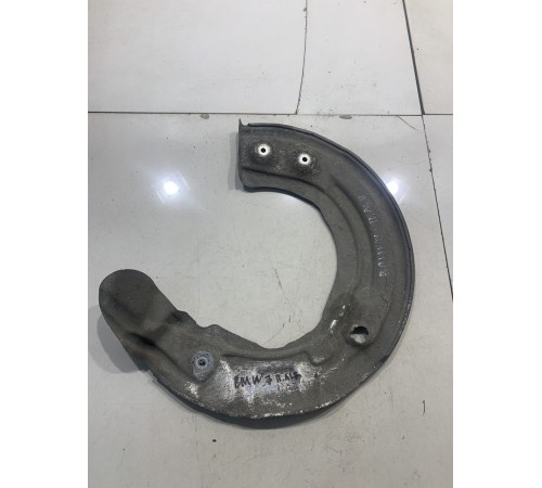 Кожух тормозного диска(передний левый)