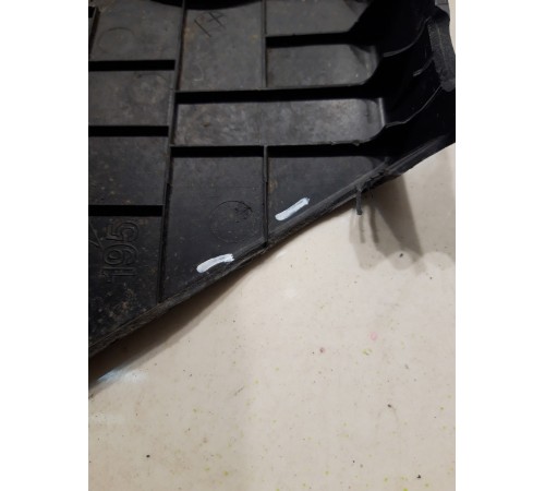 Накладка салона (задняя, правая)