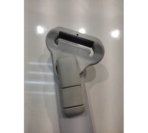 Регулятор высоты ремня безопасности (передний, правый)