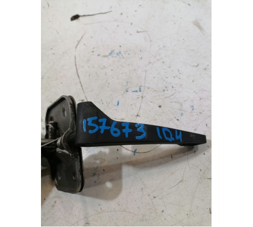 Замок капота