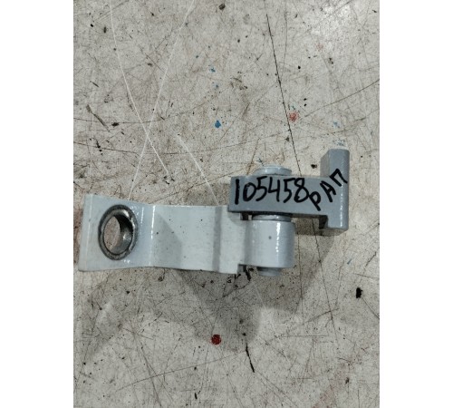 Петля двери(задняя левая верхняя)