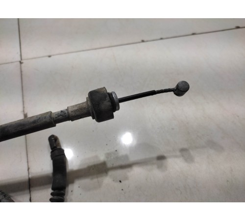 Трос стояночного тормоза (задний, правый)