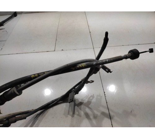 Трос стояночного тормоза (задний, правый)