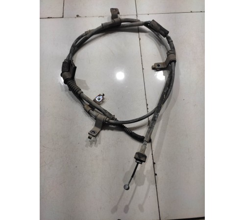 Трос стояночного тормоза (задний, правый)