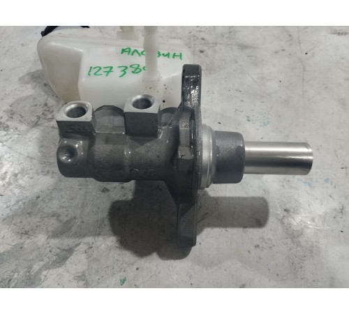 Главный тормозной цилиндр с бачком