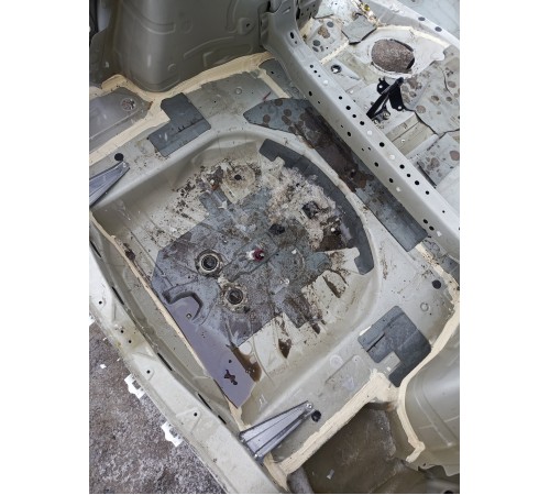 Ниша запасного колеса