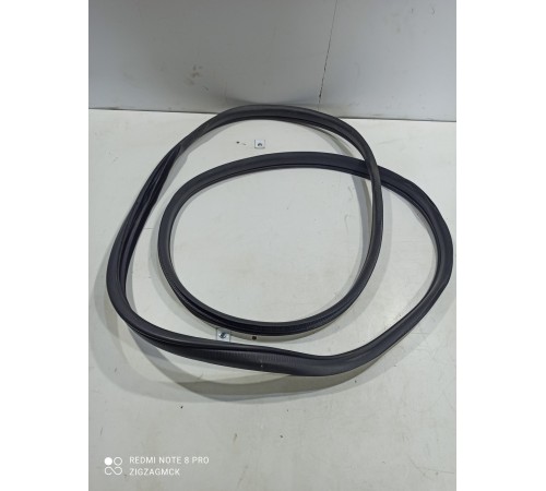 Уплотнитель двери(передний правый)