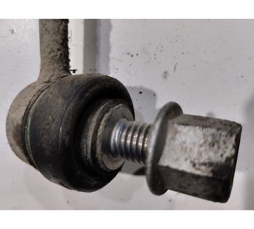 Стойка стабилизатора задняя