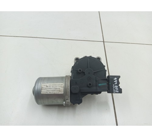 Моторчик стеклоочистителя передний