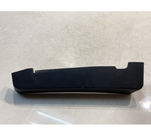 Накладка обшивки крышки багажника (правая)