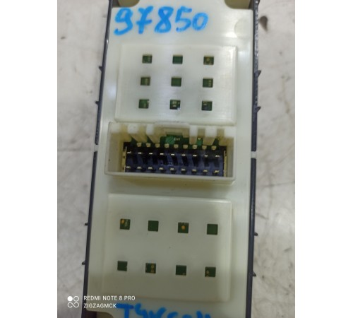 Блок управления стеклоподъемниками (передний левый)