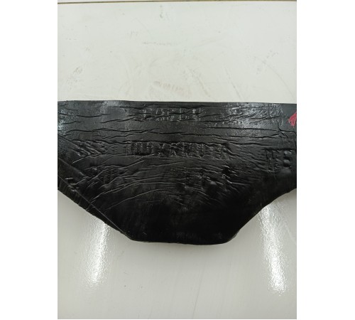 Пыльник крыла передний левый