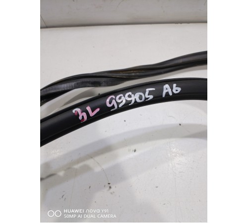 Уплотнитель двери(задний левый)