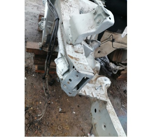 Лонжерон передний правый