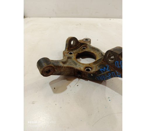 Кулак поворотный передний правый