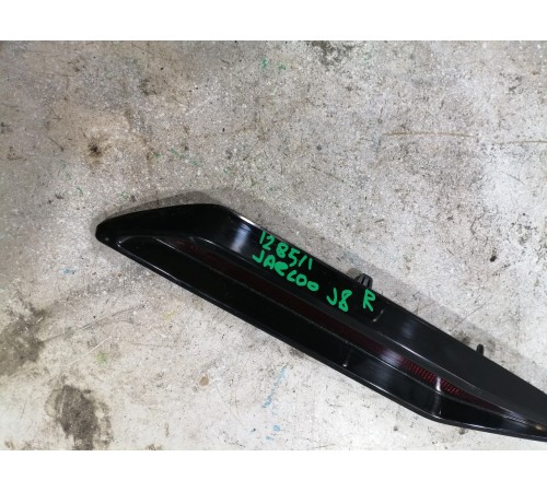 Отражатель света катафот бампера правый