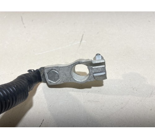 Клемма аккумуляторная