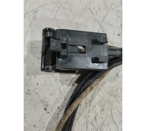 Рычаг (ручка) открывания лючка бензобака с тросом