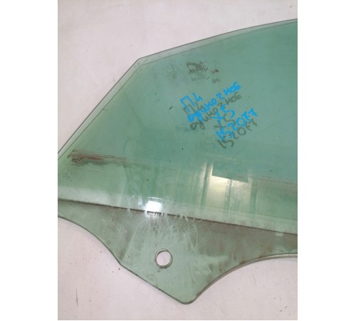 Стекло переднее левое