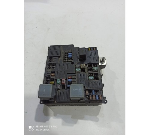 Монтажный блок,подкапотный