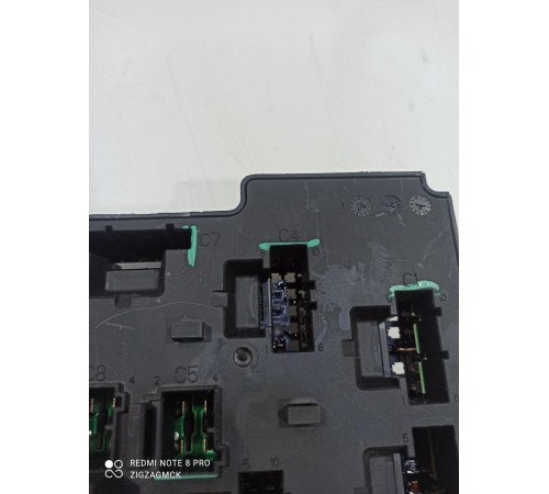 Монтажный блок,подкапотный