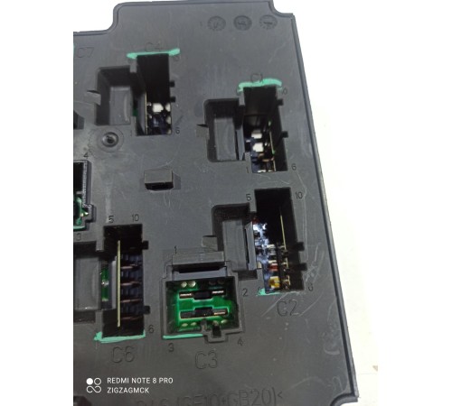 Монтажный блок,подкапотный