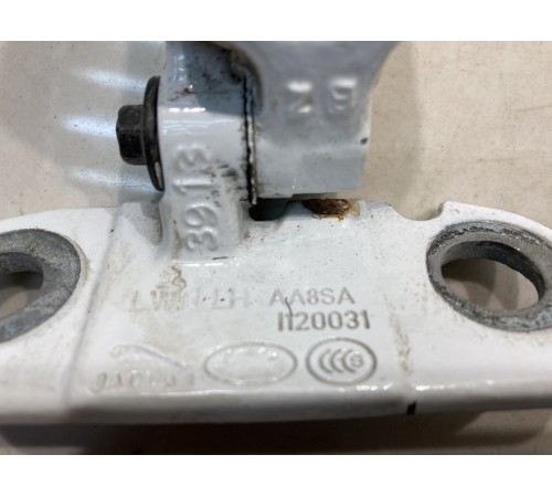 Петля двери (задняя, левая, нижняя)