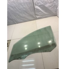 Стекло двери (переднее, левое)