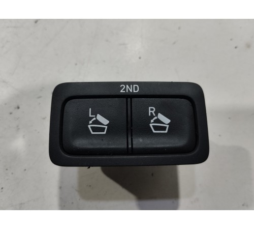 Кнопка складывания сидений