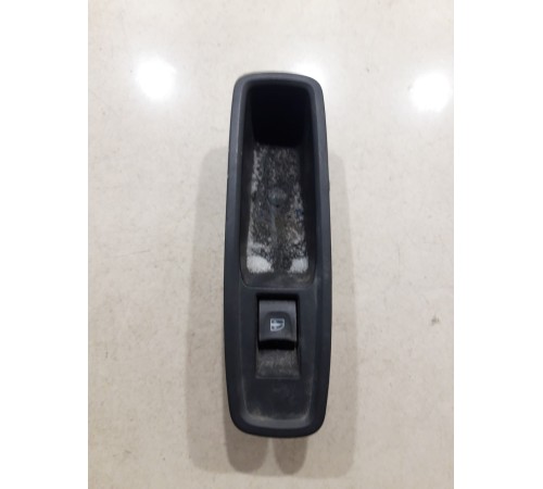 Кнопка стеклоподъемника (задняя левая)