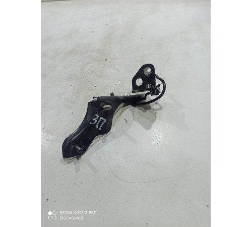 Петля крышки багажника(правая)