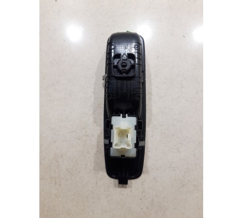 Кнопка стеклоподъемника (задняя левая)