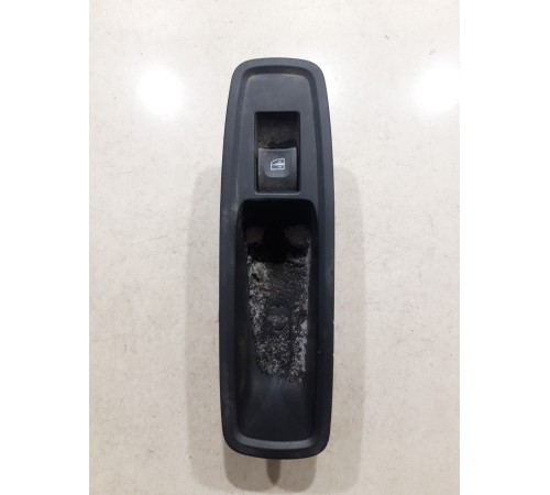 Кнопка стеклоподъемника (задняя левая)