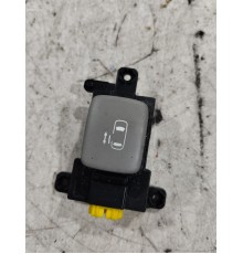 Кнопка открывания левой сдвижной двери