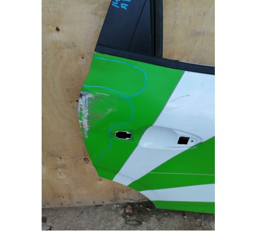 Дверь задняя правая