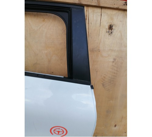 Дверь задняя правая