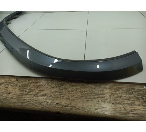 Накладка переднего бампера верхняя