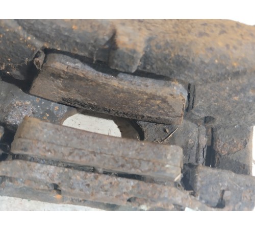 Суппорт передний левый