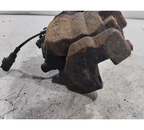 Суппорт передний левый