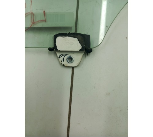 Стекло заднее