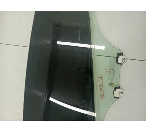 Стекло заднее