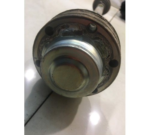 Привод (полуось) (задний, левый)