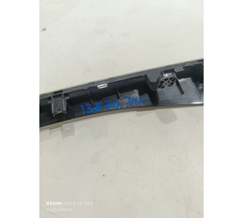 Накладка правой двери декоративная