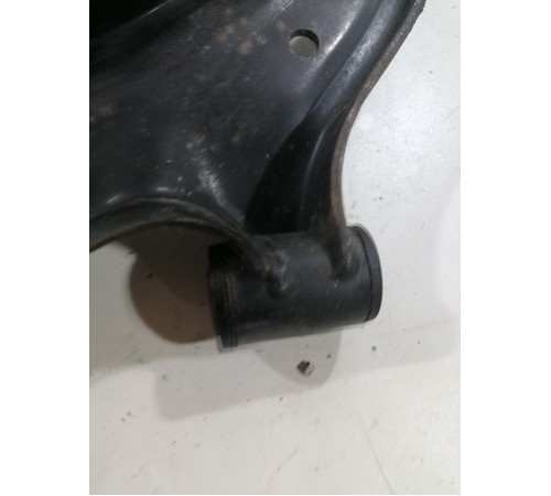 Рычаг подвески передний правый нижний