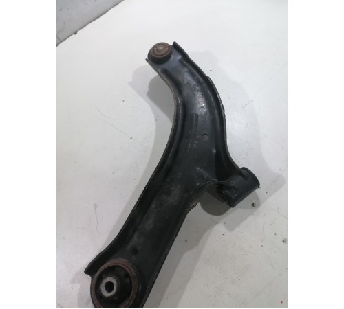 Рычаг подвески передний правый нижний