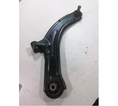 Рычаг подвески передний правый нижний