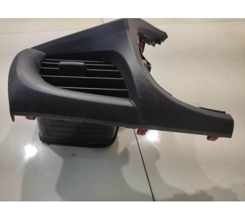 Воздушный дефлектор (левый)