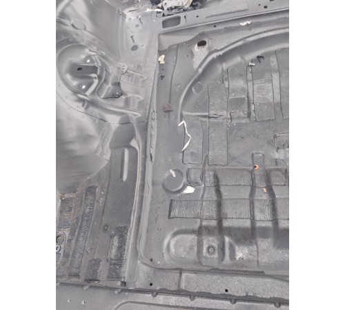 Ниша багажника(запасного колеса)